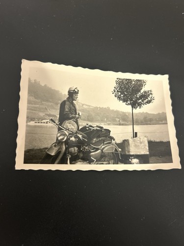 Photo moto ancienne - photo,