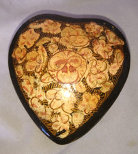 ANCIENNE PETITE BOITE PILULE AUTRE UN COEUR de INDE EN BOIS LAQUER PEINT MAIN