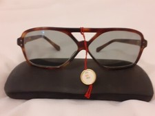 Lunettes de soleil marron