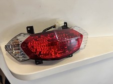 Combiné feu arrière Peugeot Kisbee / Tweet 50/125 – Pièce d’origine scooter