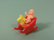 BÉBÉS : bébé avec cheval