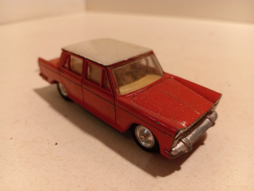 Gama 1137 fiat - 1800, rouge