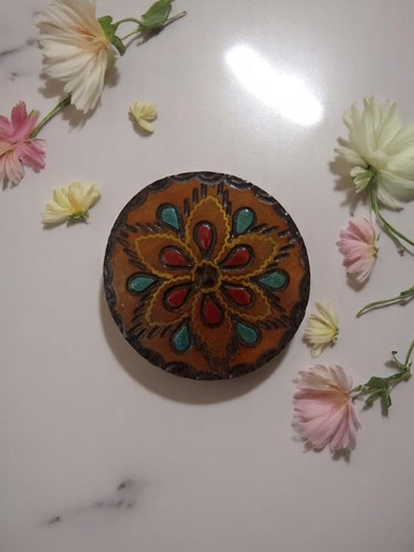 Broche vintage ronde bois