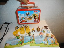 asterix KINDER SURPRISE 2003  valisette tôle et série complète des personnages