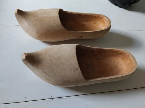 Ancienne paire sabots en - de,