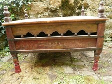 Ancienne table basse indienne peinte