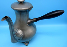 Tres belle chocolatière ancienne en étain avec manche en bois JAMES DIXON &SON