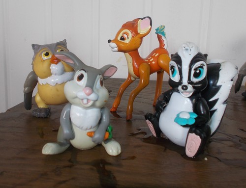 Jouets figurines bambi - bambi, fleur