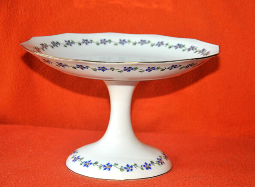 Assiette sur pied porcelaine - pied,