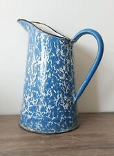 Ancien broc émaillé bleu