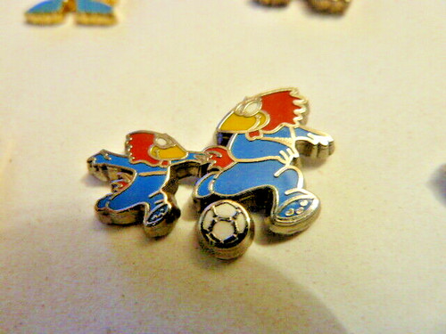 Pin foot france 98 - pin's,