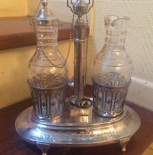 Huilier et vinaigrier en