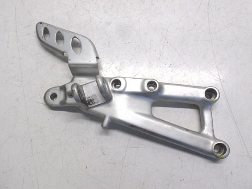 Platine avant droite aprilia - droite,