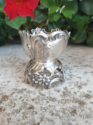 Petit coquetier argent - en,