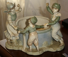Groupe d'enfants Statuette