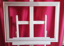 Cadre en bois ,blanc céruse sépia, forme moulurée 70 x 50 cm