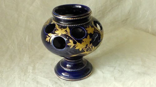 Vase pot crocus - a,