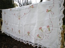 une nappe blanche vintage