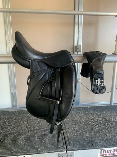 Devoucoux dressage saddle - , in