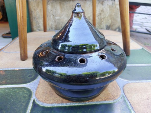 Signed vieyna ceramic pot - vieyna,