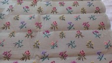 ANCIEN CANEVAS FLEURI  A FAIRE 1,12 METRE SUR 0,91 METRE