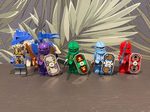 Lot figurines lego - lot,