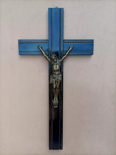 Crucifix mural laqué