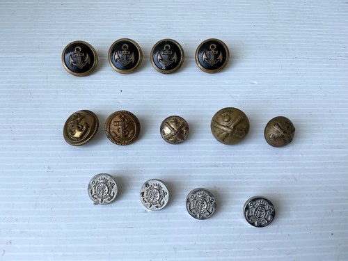 Lot boutons militaires - de,