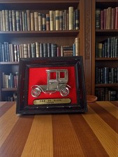 Ancien véhicule miniature