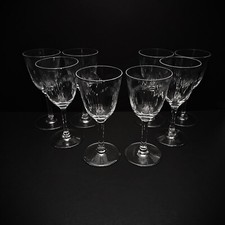 Lot de 8 anciens verres à vin blanc en cristal taillé modèle Molière Baccarat