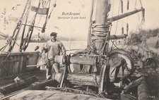 Bordeaux, morutier à son bord - pêcheur en mer - gros plan