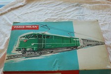 BOITE TRAIN PARIS MILAN TRAIN ELECTRIQUE A PILE