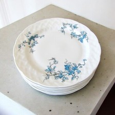 Limoges Bernardaud. 6 assiettes à dessert en porcelaine modèle Saint-Saëns