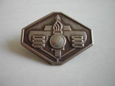 Pin's / Insigne Blindé / Char / Grenade , Militaria