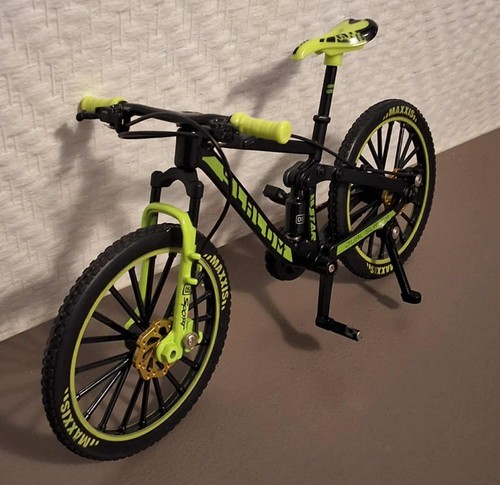 Vélo vtt miniature échelle - vélo,