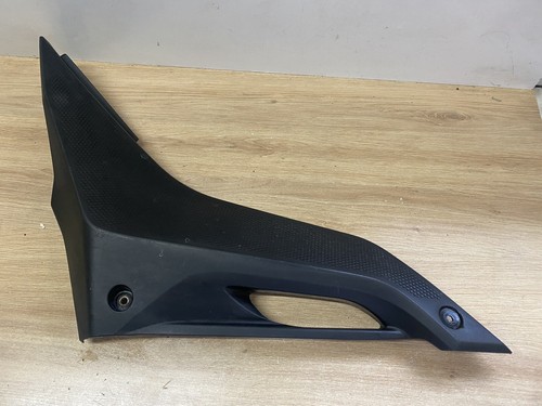 Cache lateral carenage - cache,