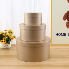 boîtes à chapeau dorée