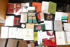 lot de + de 50 cartonnettes d'échantillons de parfum sans tube