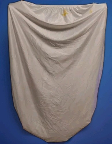 Protection blanche pour table