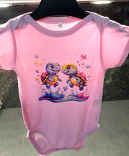 Body bébé Tortue manches courtes taille 9-12 mois Personnalisé prénom au choix.