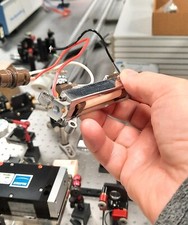 Laser à YAG q-switch avec