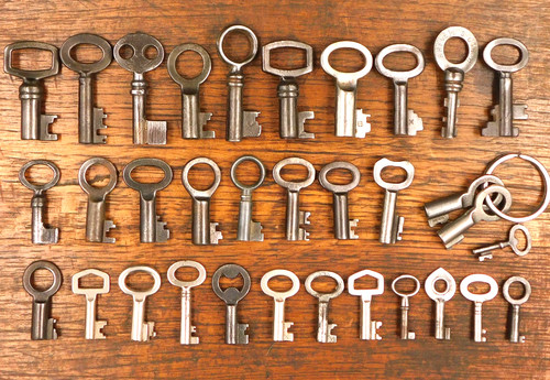 Lot anciennes clés clefs - lot,