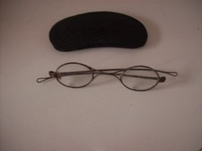 Ancienne paire de lunettes