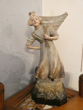 STATUE D'UNE JEUNE FILLE 1900