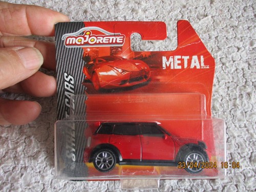 Ancienne majorette street car - majorette,