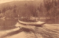 LAC-ou-VILLERS - Doubs - Entrée du Bassins - Canot Hôtel de France