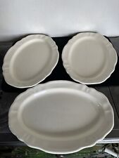 Anciens plats ovales en