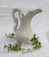 Aiguière patinée gris poudré esprit gustavien