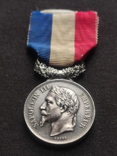Superbe Médaille Attribuée