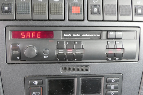 Audi radio cassette - 4b,